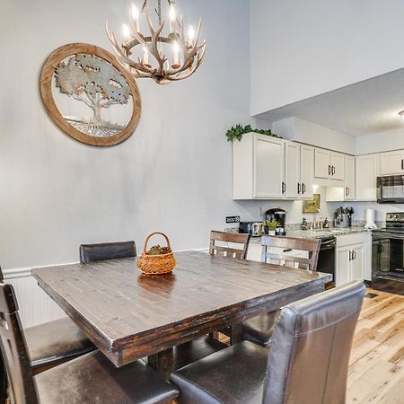 Downtown Gatlinburg Condo With Mountain-View Balcony Екстер'єр фото