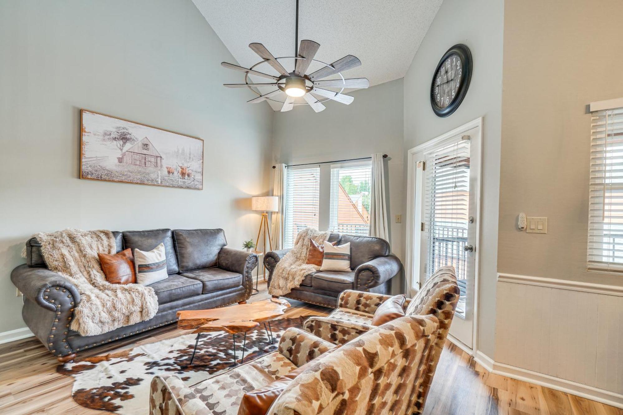 Downtown Gatlinburg Condo With Mountain-View Balcony Екстер'єр фото