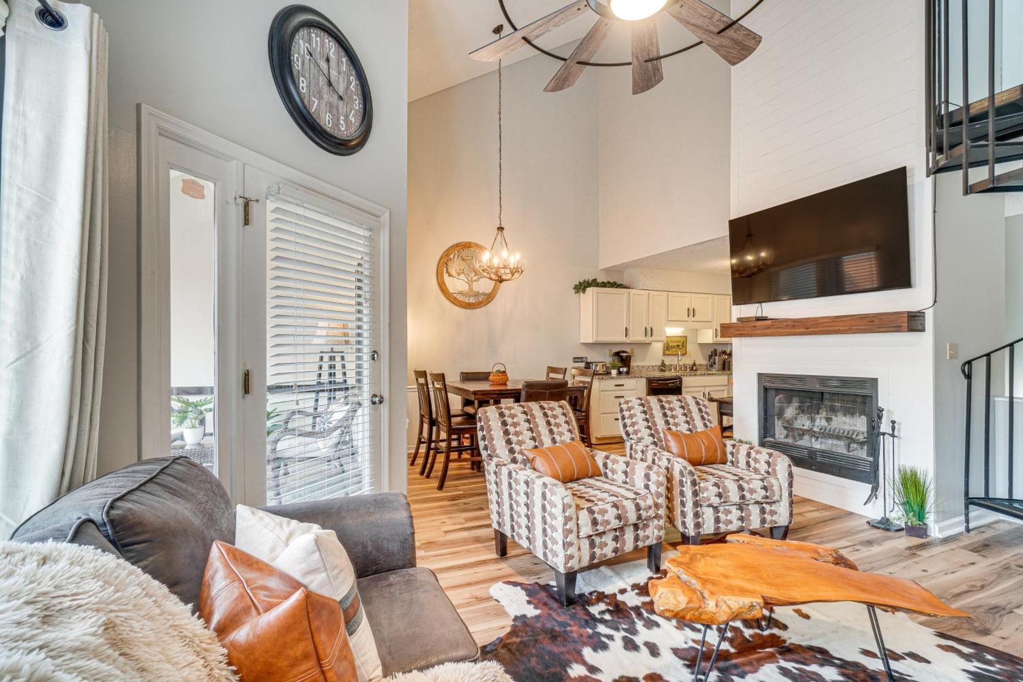 Downtown Gatlinburg Condo With Mountain-View Balcony Екстер'єр фото