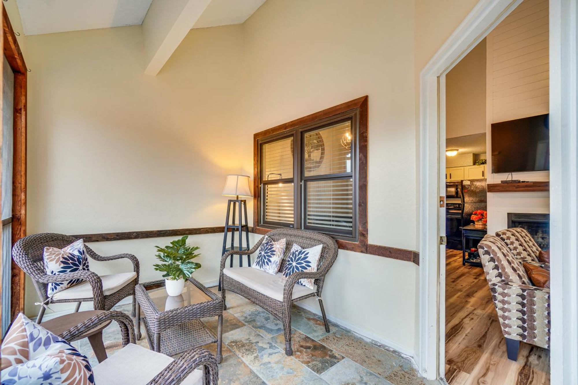 Downtown Gatlinburg Condo With Mountain-View Balcony Екстер'єр фото