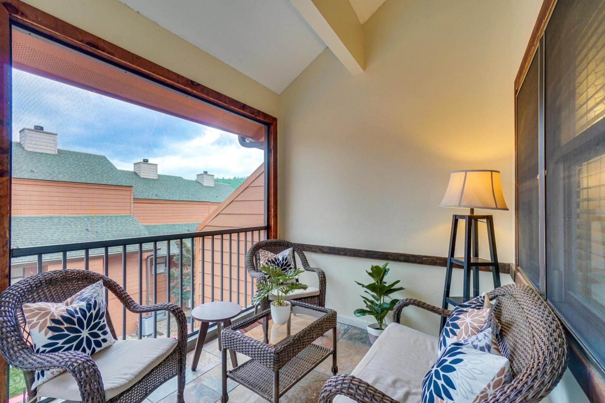 Downtown Gatlinburg Condo With Mountain-View Balcony Екстер'єр фото