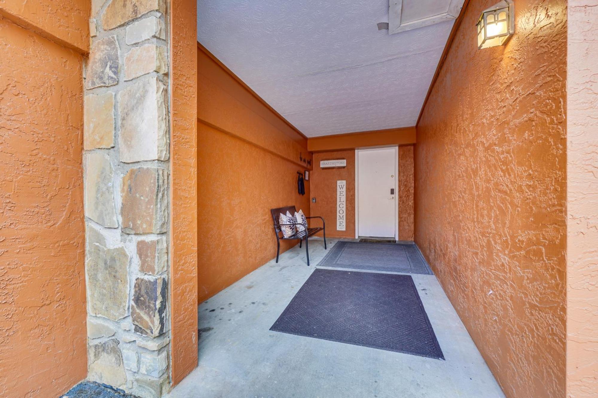 Downtown Gatlinburg Condo With Mountain-View Balcony Екстер'єр фото
