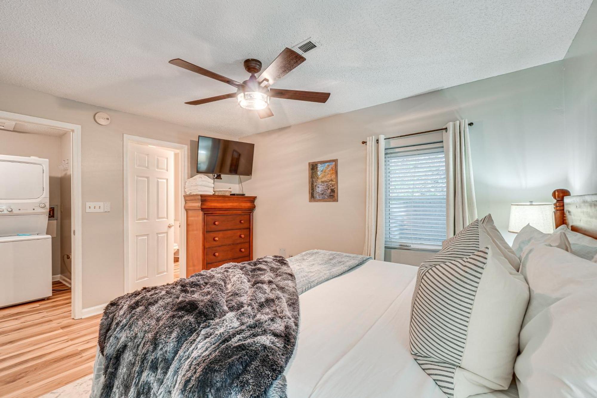 Downtown Gatlinburg Condo With Mountain-View Balcony Екстер'єр фото